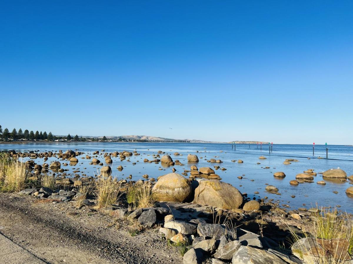The Bluff Resort Apartments Encounter Bay Екстер'єр фото