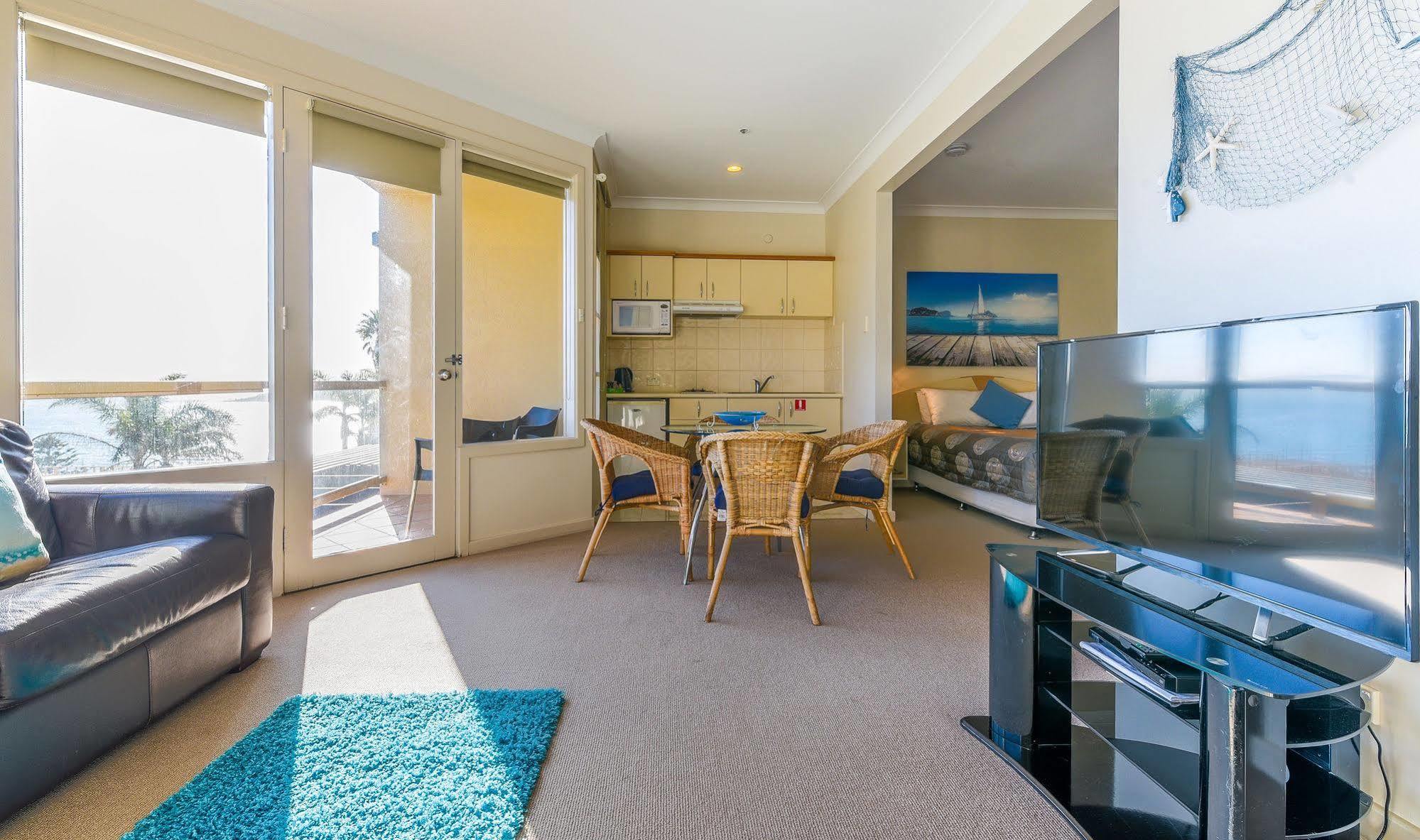 The Bluff Resort Apartments Encounter Bay Екстер'єр фото