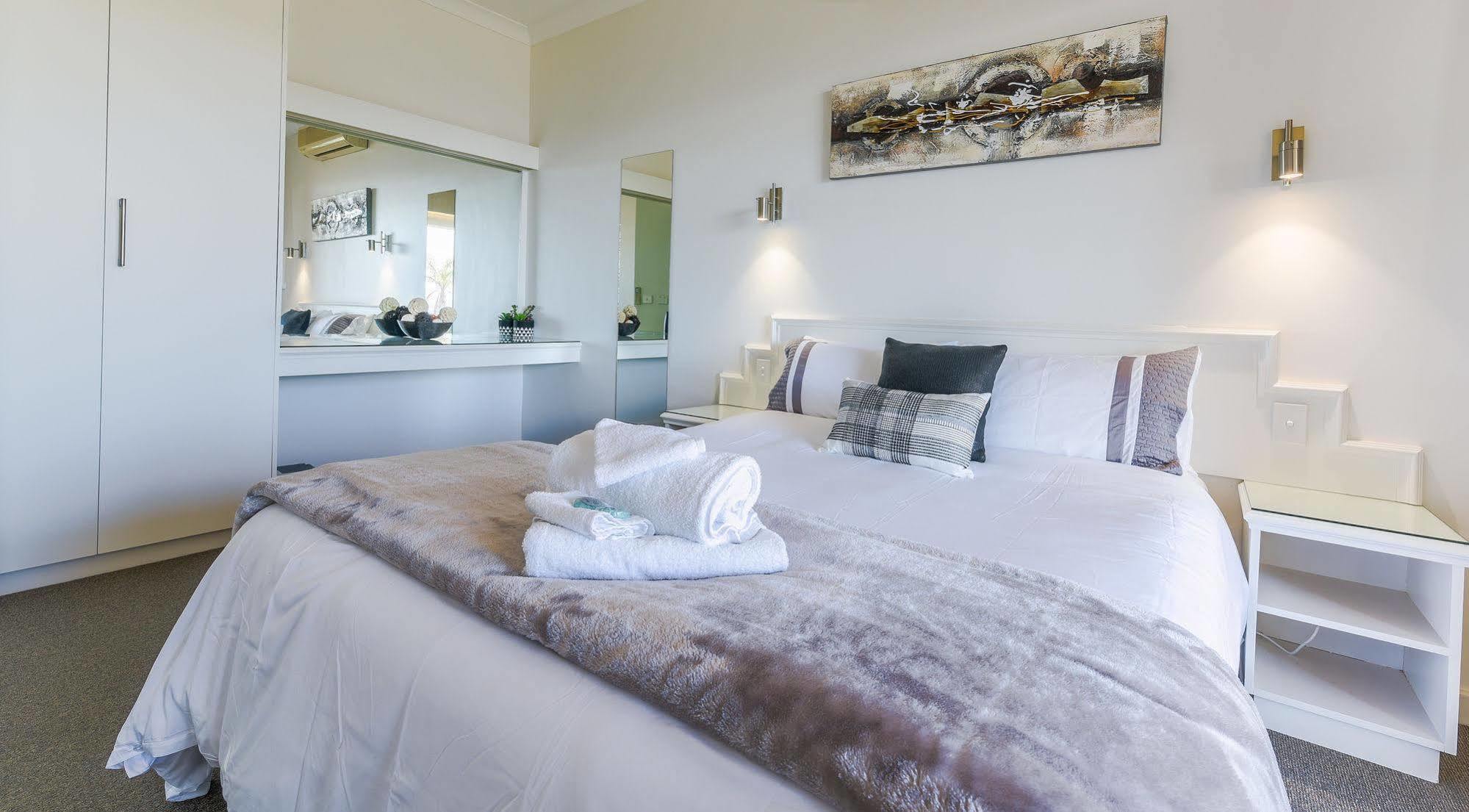The Bluff Resort Apartments Encounter Bay Екстер'єр фото