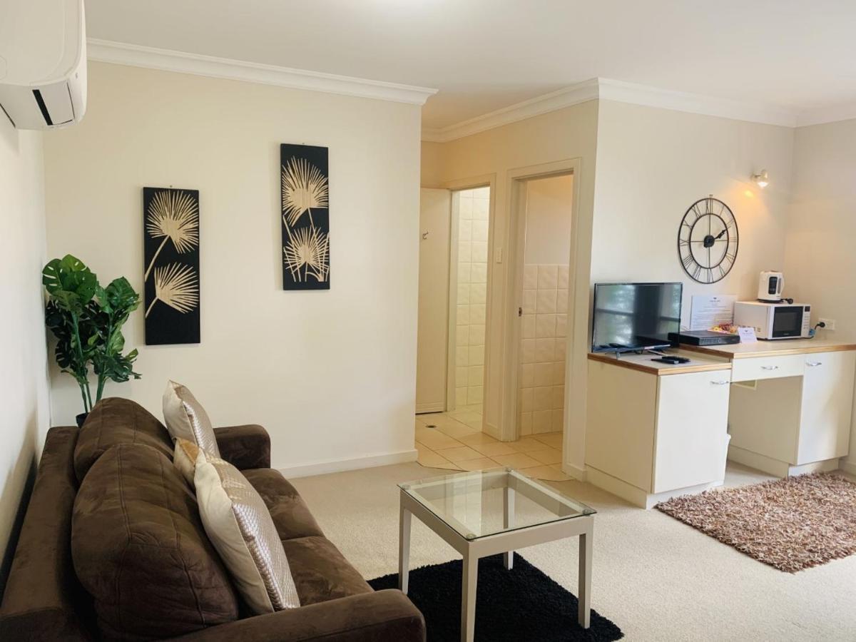The Bluff Resort Apartments Encounter Bay Екстер'єр фото